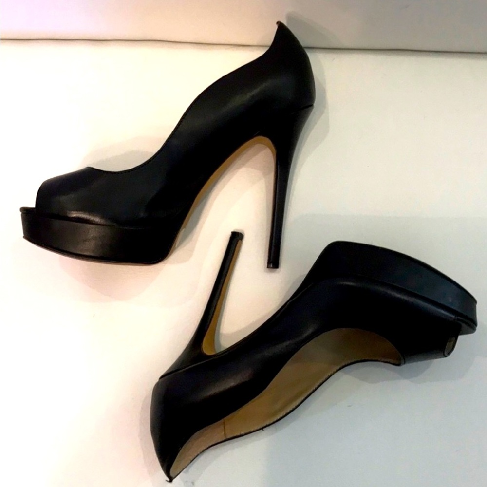 Vince Camuto Black heels. - Picture 3 of 5